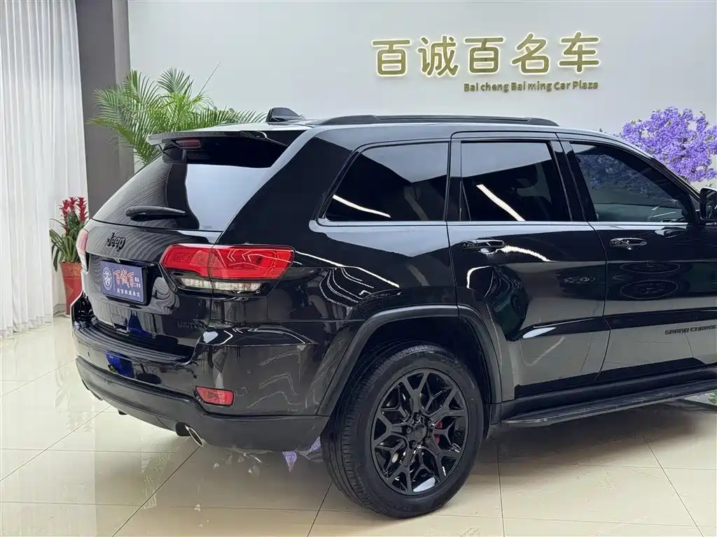 Jeep Grand Cherokee 2016 — фото 7