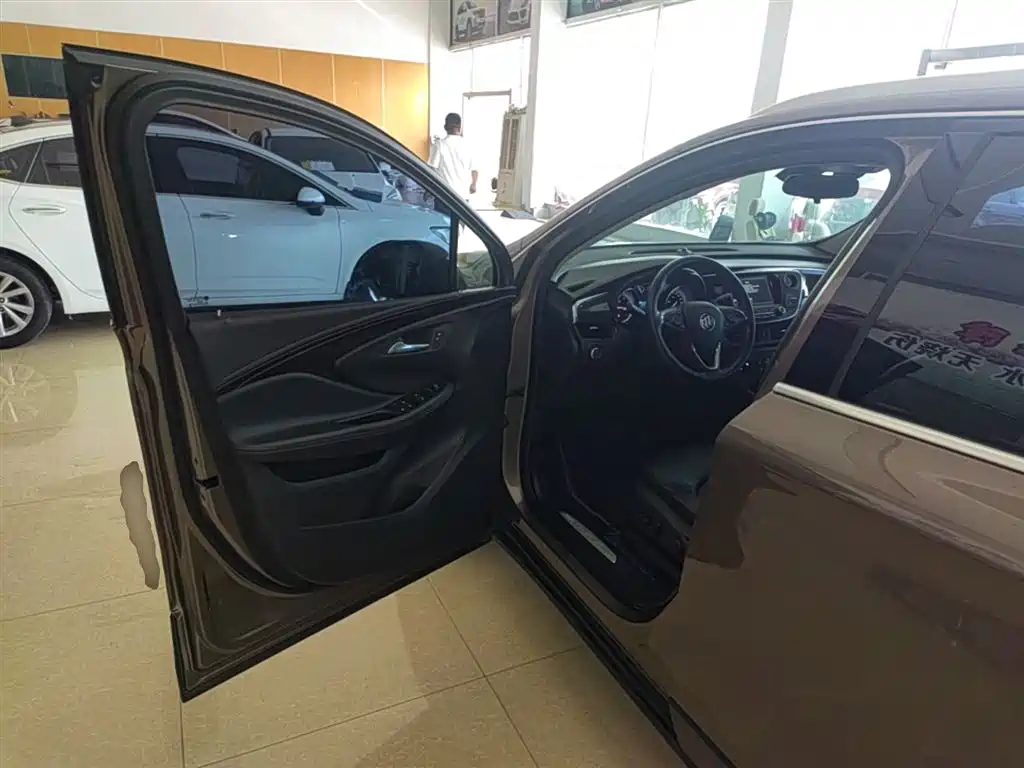 Buick Envision Plus 2019 — фото 16