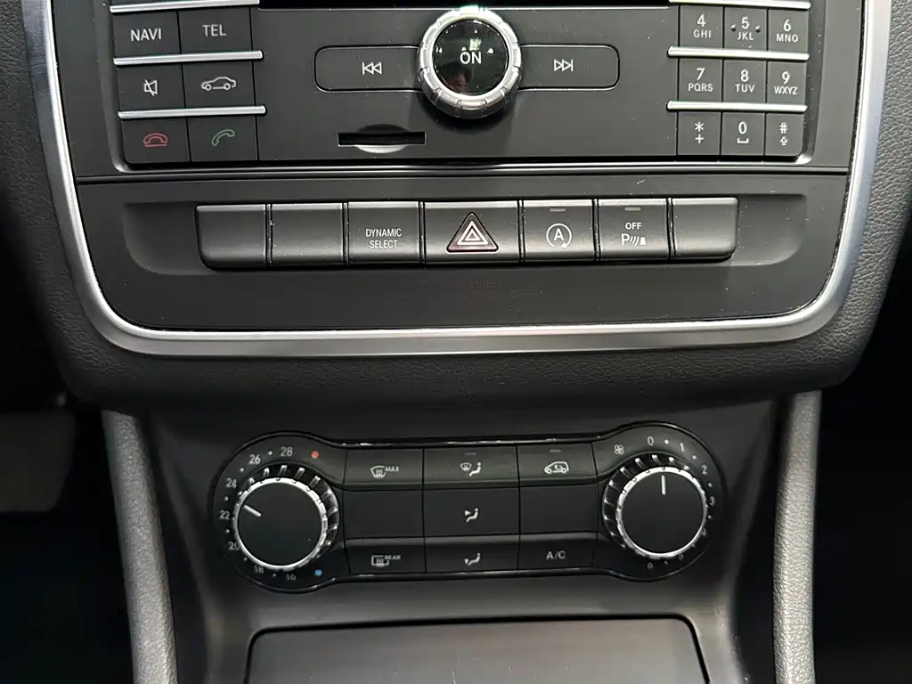 Mercedes-Benz GLA 2017 — фото 16