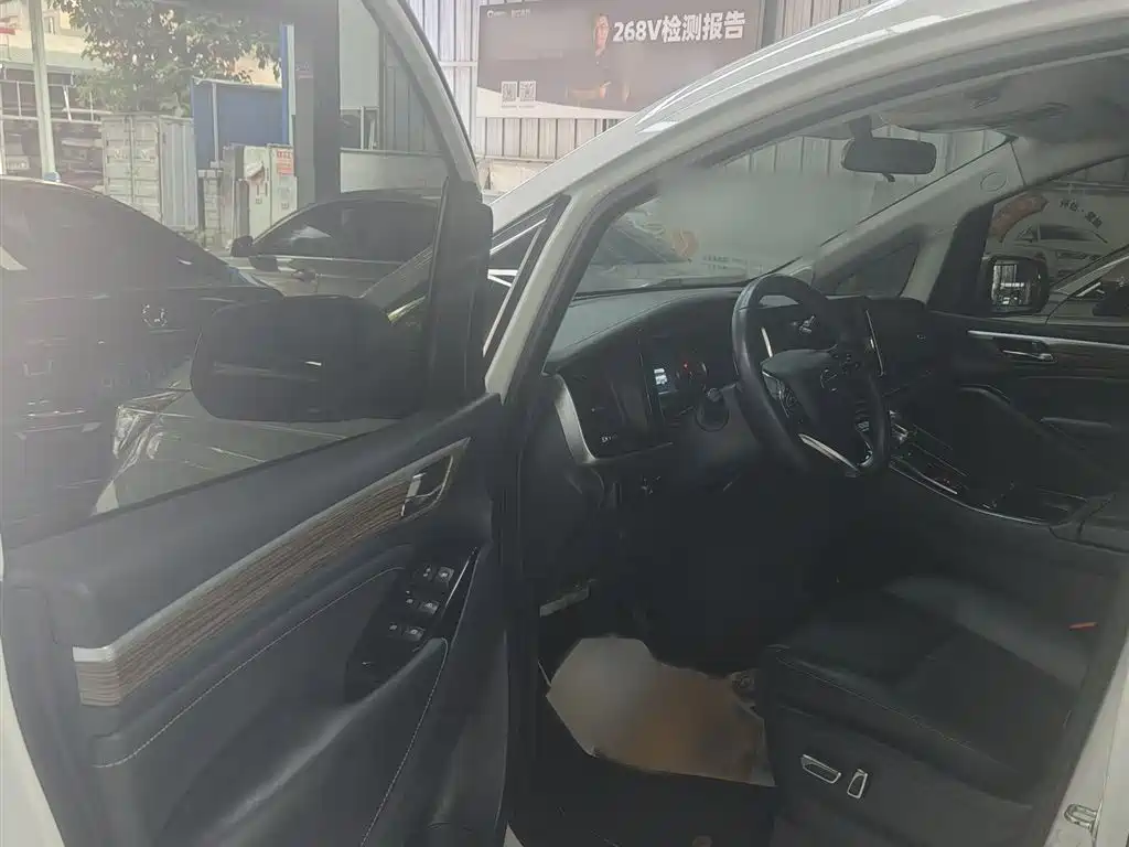 GAC Motor Trumpchi M8 2022 — фото 22