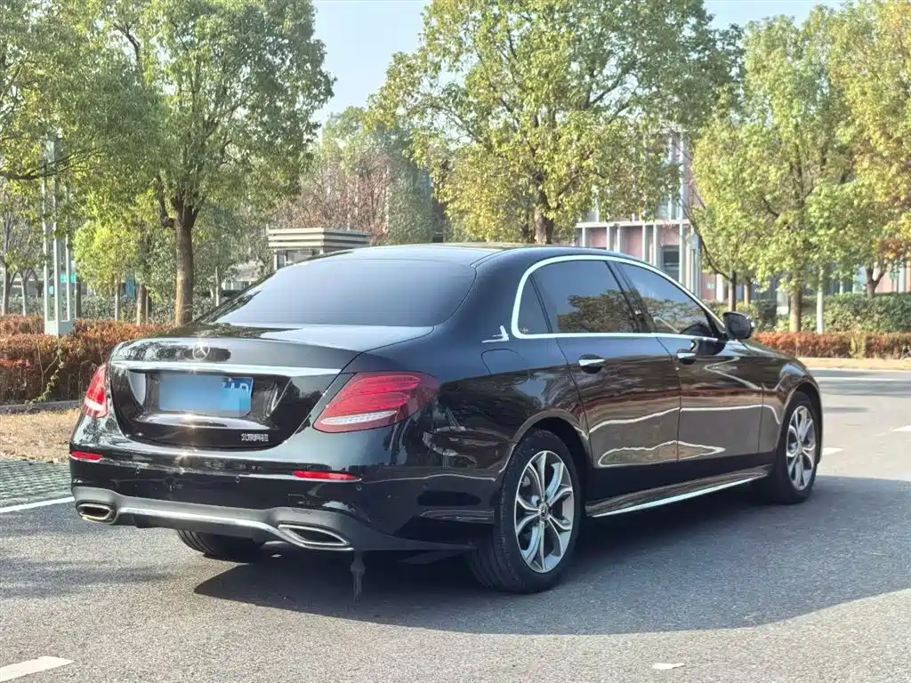 Mercedes-Benz E-Class 2020 — фото 16