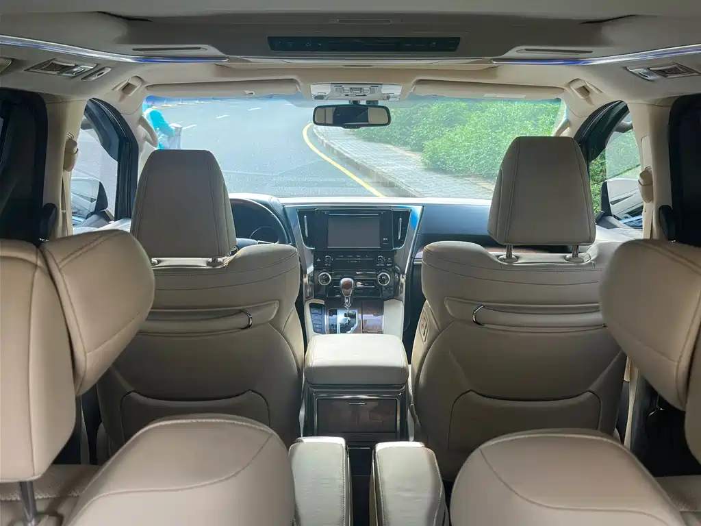 Toyota Alphard 2018 — фото 23