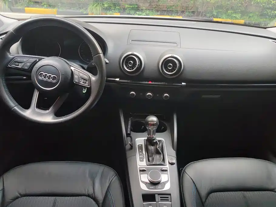 Audi A3 2018 — фото 12