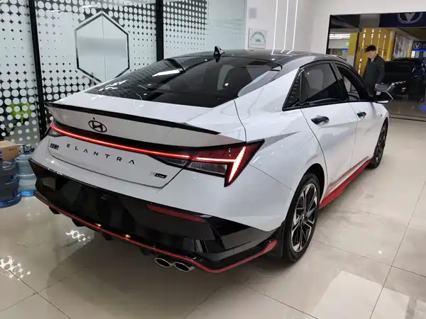 Hyundai Elantra 2025