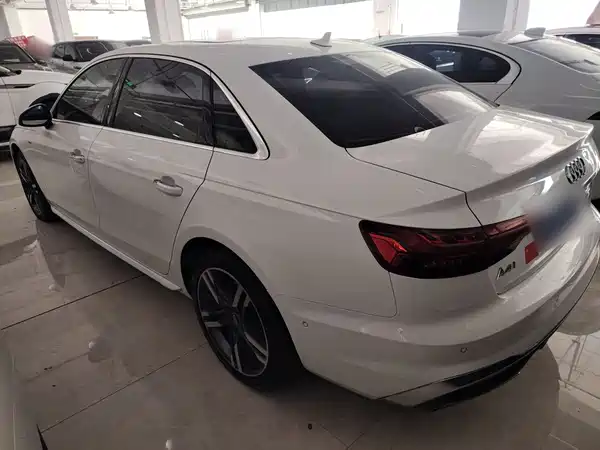 Audi A4L 2020