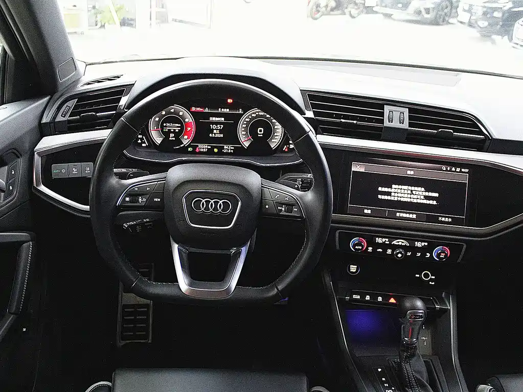 Audi Q3 2025 — фото 7