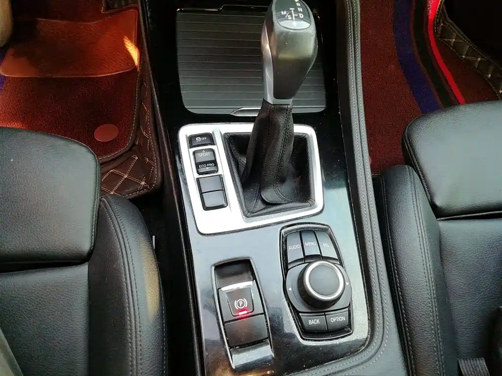 BMW 1 Series 2017 — фото 11