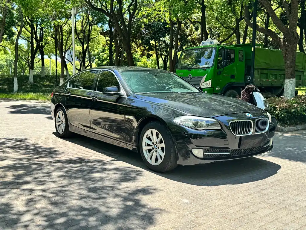 BMW 5 Series 2011 — фото 3