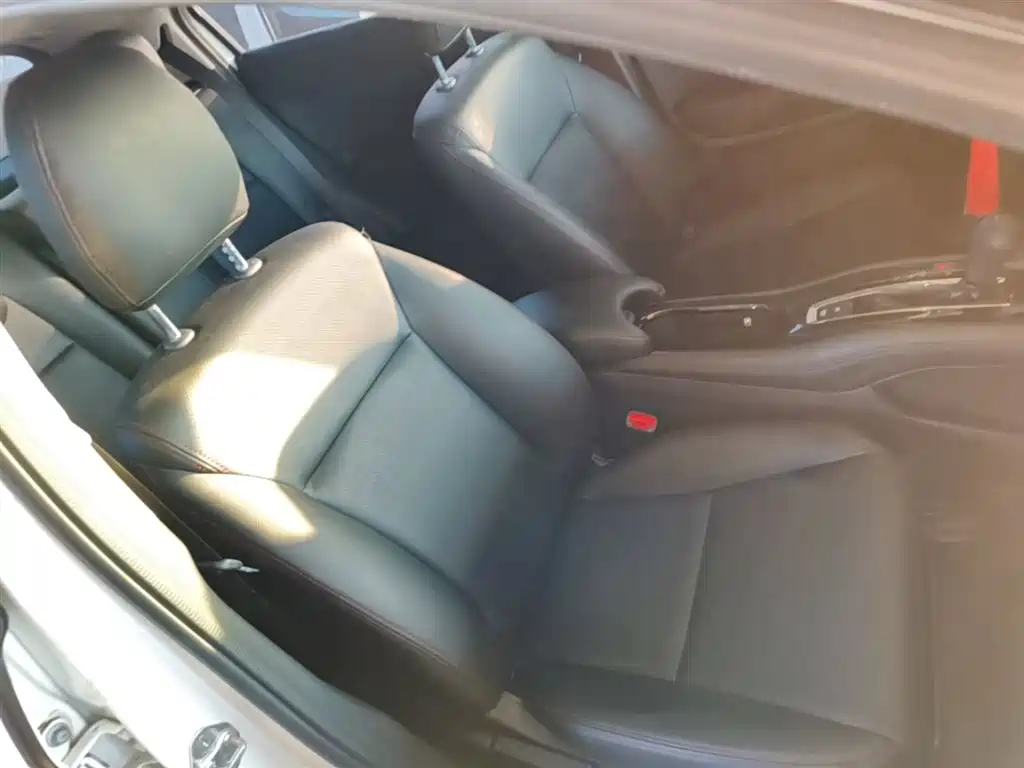Honda Vezel 2015 — фото 20