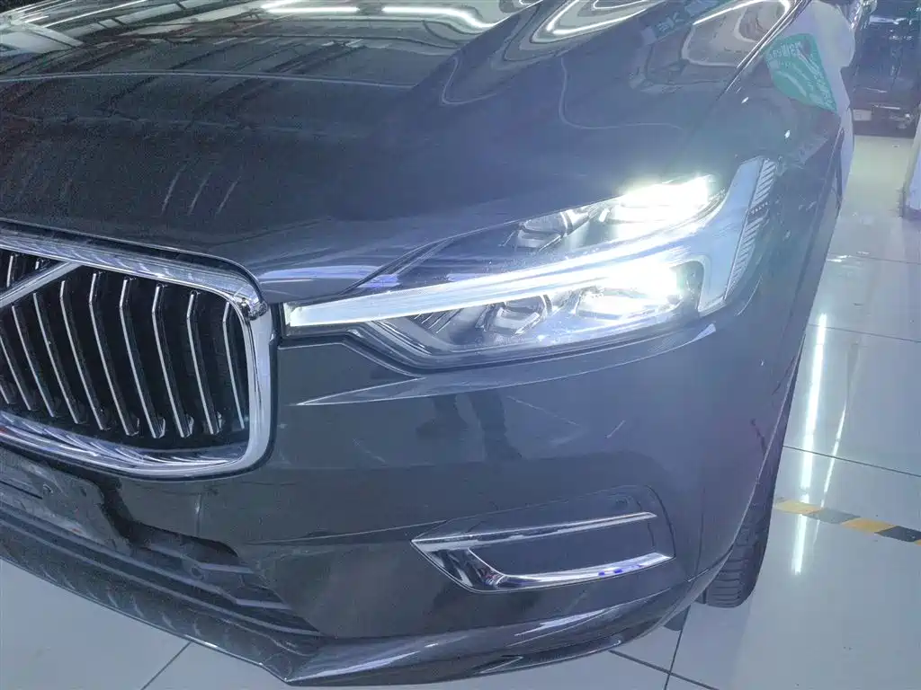 Volvo XC60 2021 — фото 16