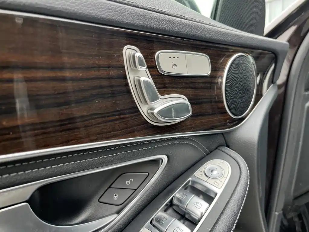 Mercedes-Benz GLC 2019 — фото 18
