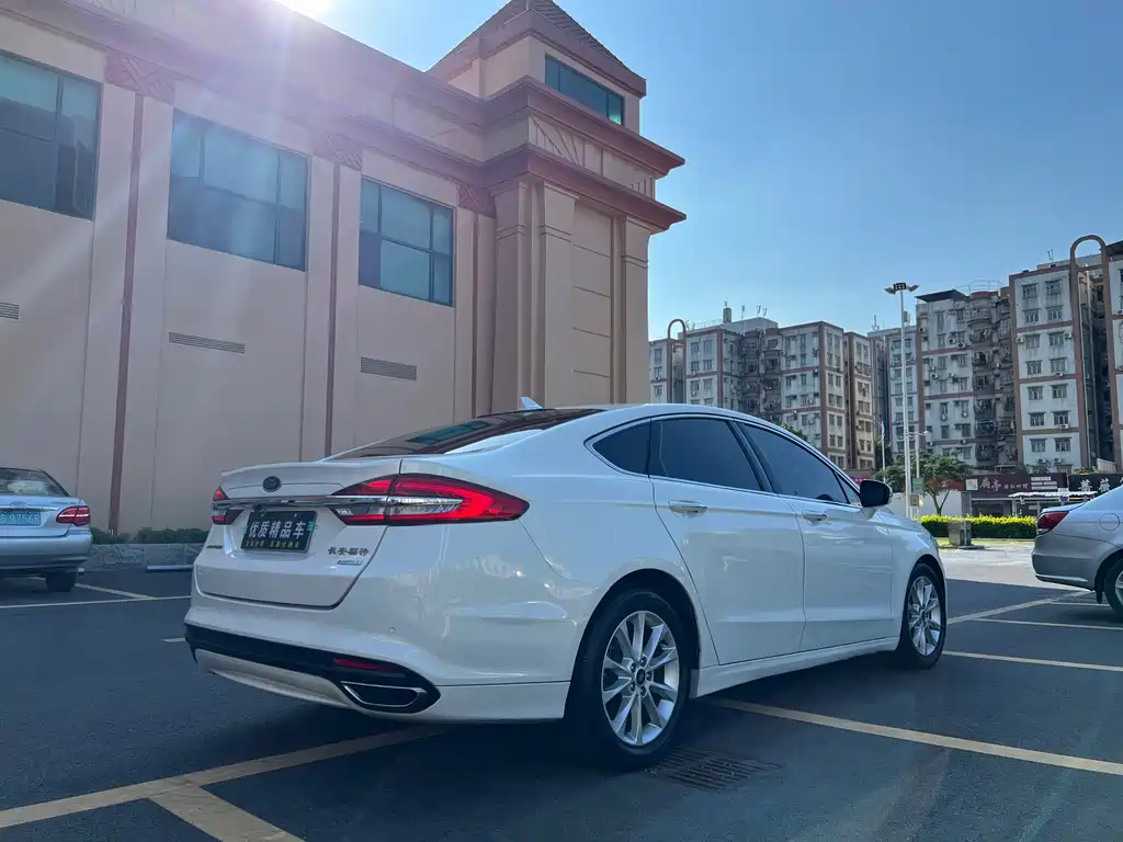Ford Mondeo 2018 — фото 4