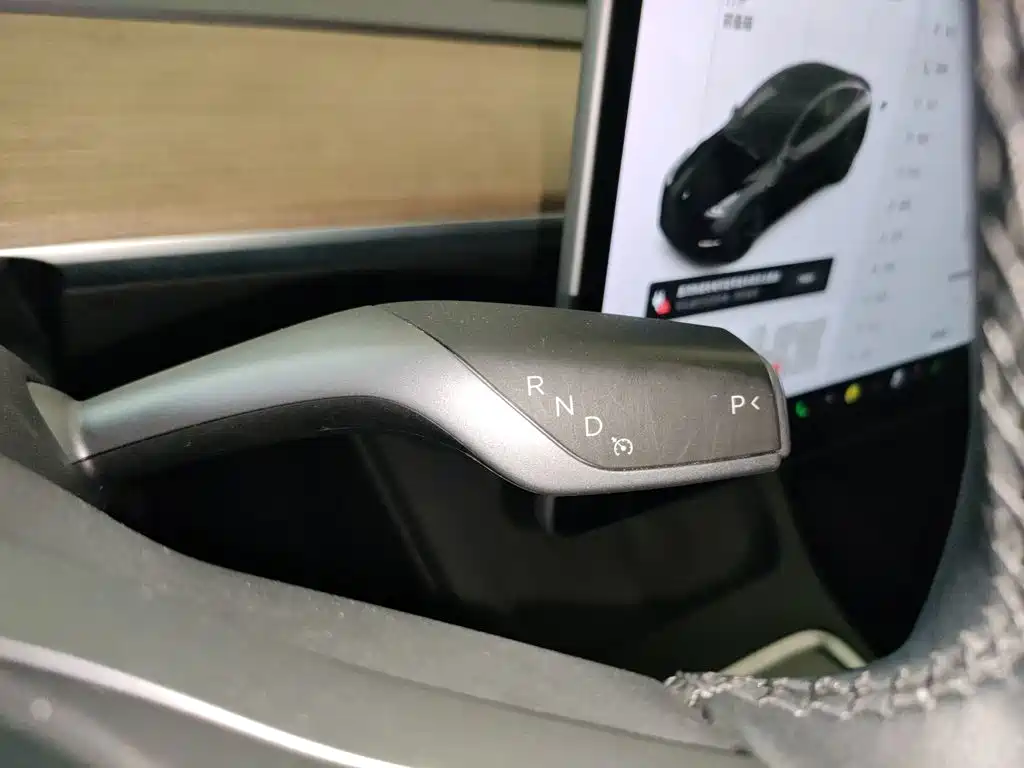 Tesla Model Y 2021 — фото 10