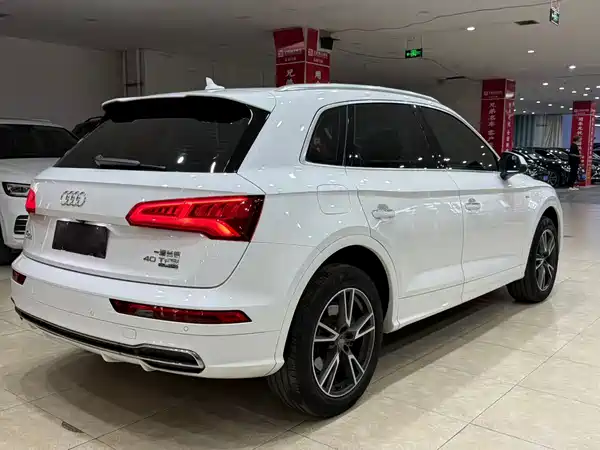 Audi Q5L 2019
