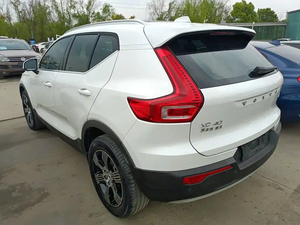Volvo XC40 2019 — фото 23