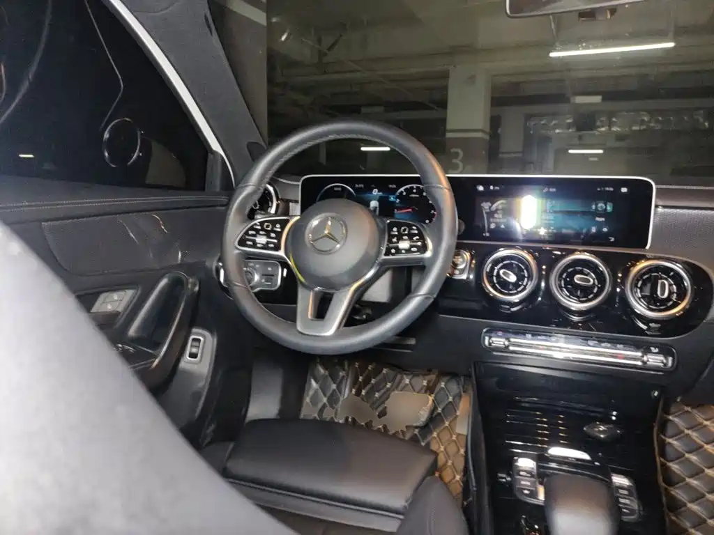 Mercedes-Benz A-Class 2020 — фото 11