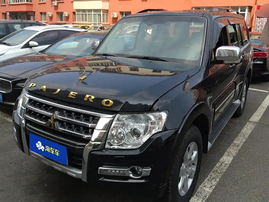 Mitsubishi Pajero 2020