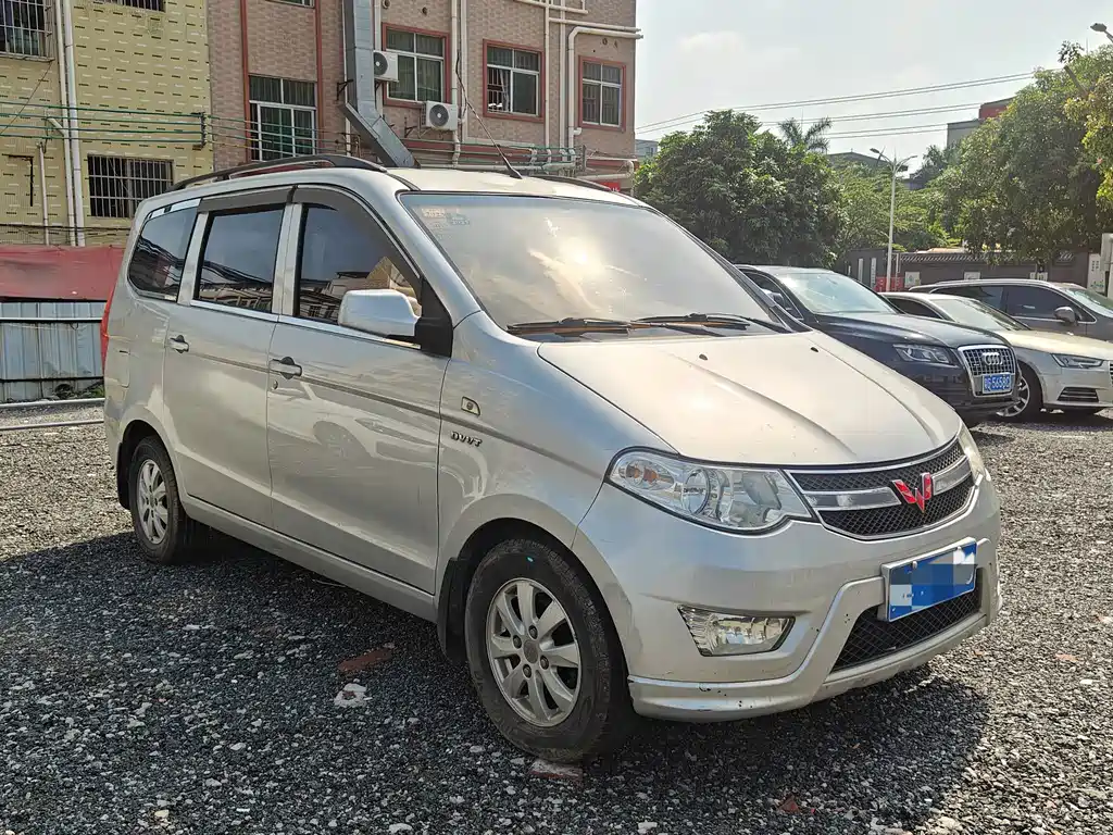 Wuling Hongguang 2015 — фото 2