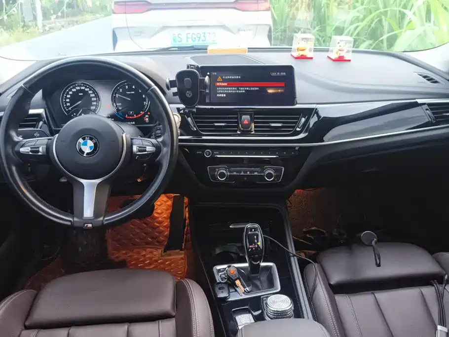 BMW 1 Series 2021 — фото 12