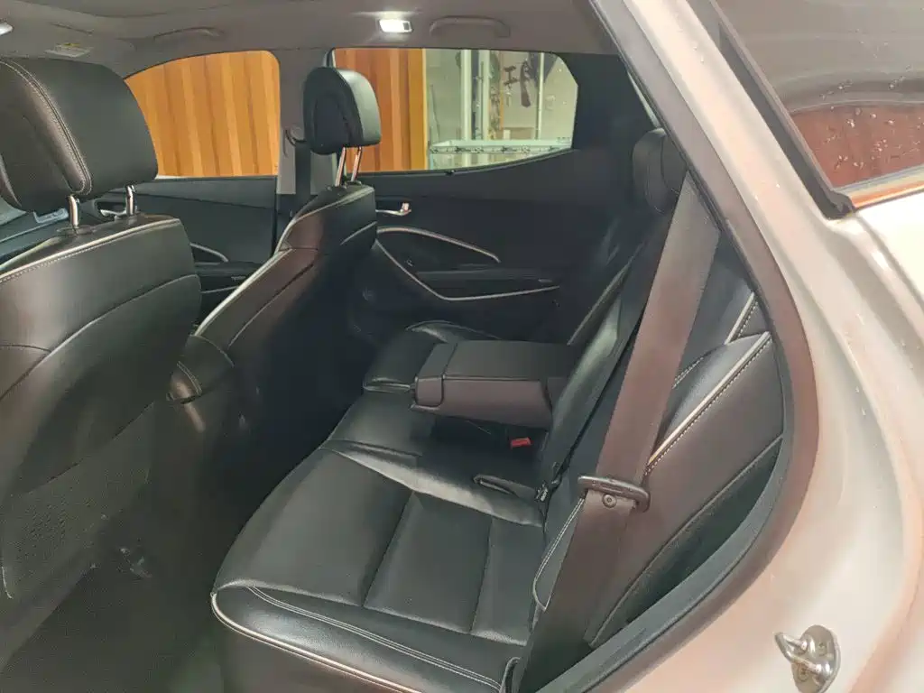 Hyundai Santa Fe 2018 — фото 13