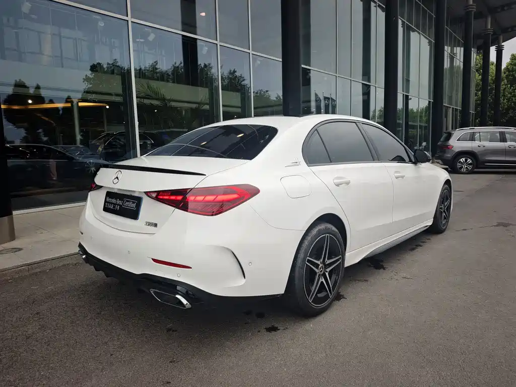 Mercedes-Benz C-Class 2024