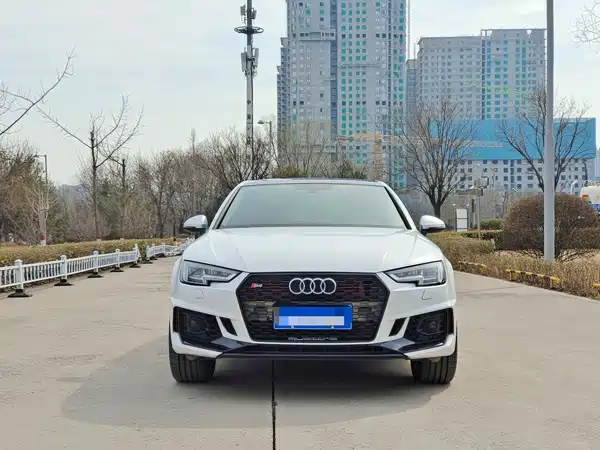 Audi A4L 2018