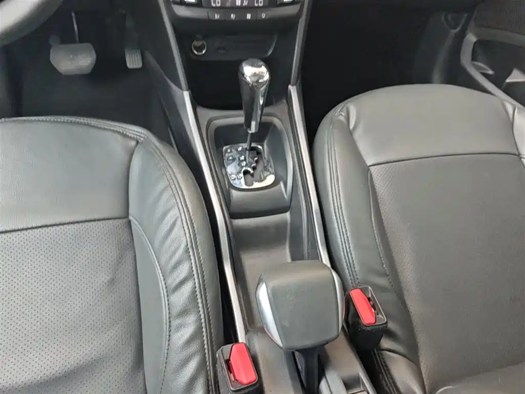 Peugeot 2008 2015 — фото 14
