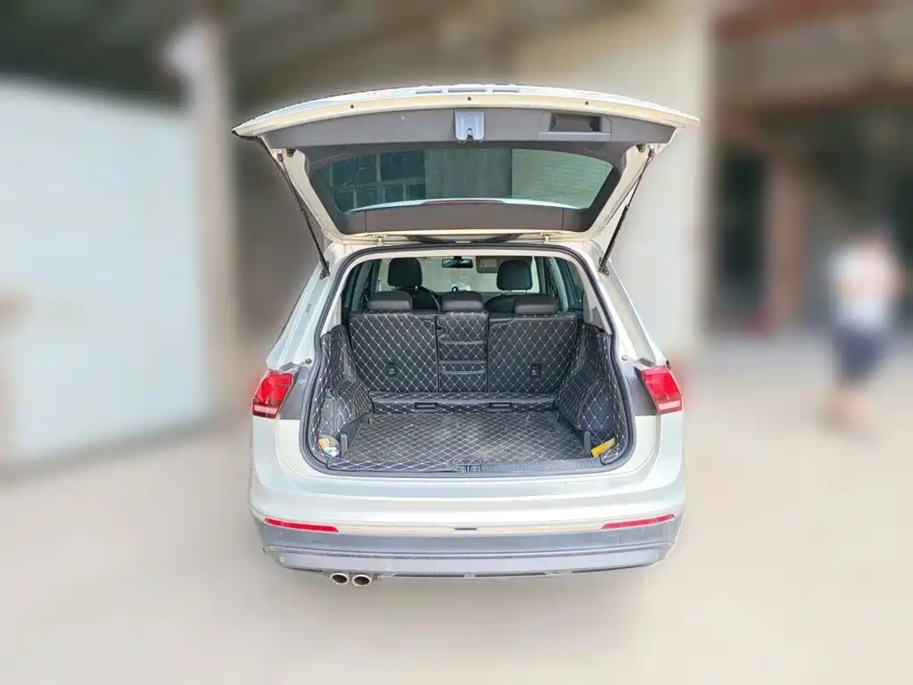 Volkswagen Tiguan L 2020 — фото 10