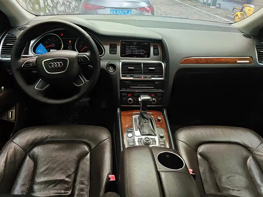 Audi Q7 2013 — фото 12