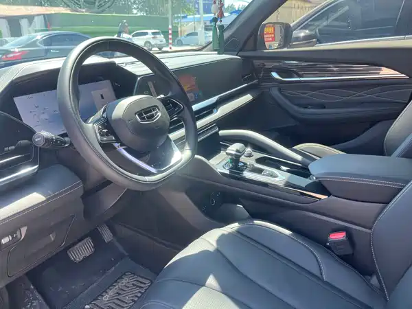 Geely Xingyue L 2024