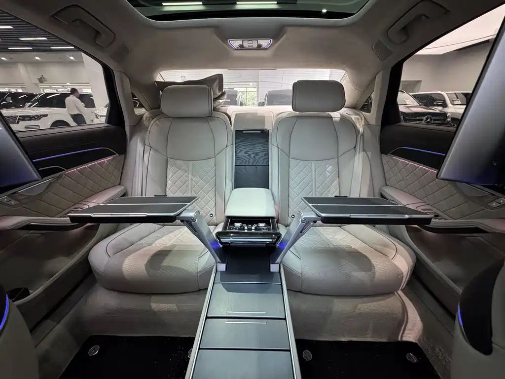 Audi A8 2025