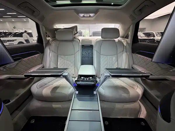 Audi A8 2025