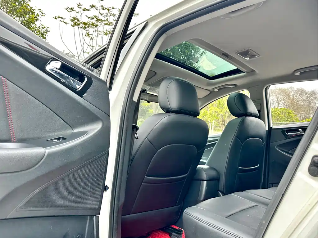 Changan Eado XT 2015 — фото 21