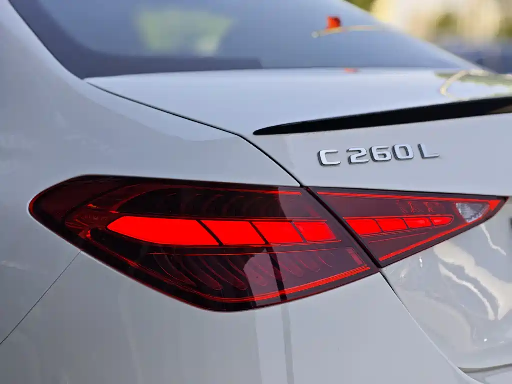Mercedes-Benz C-Class 2024 — фото 10