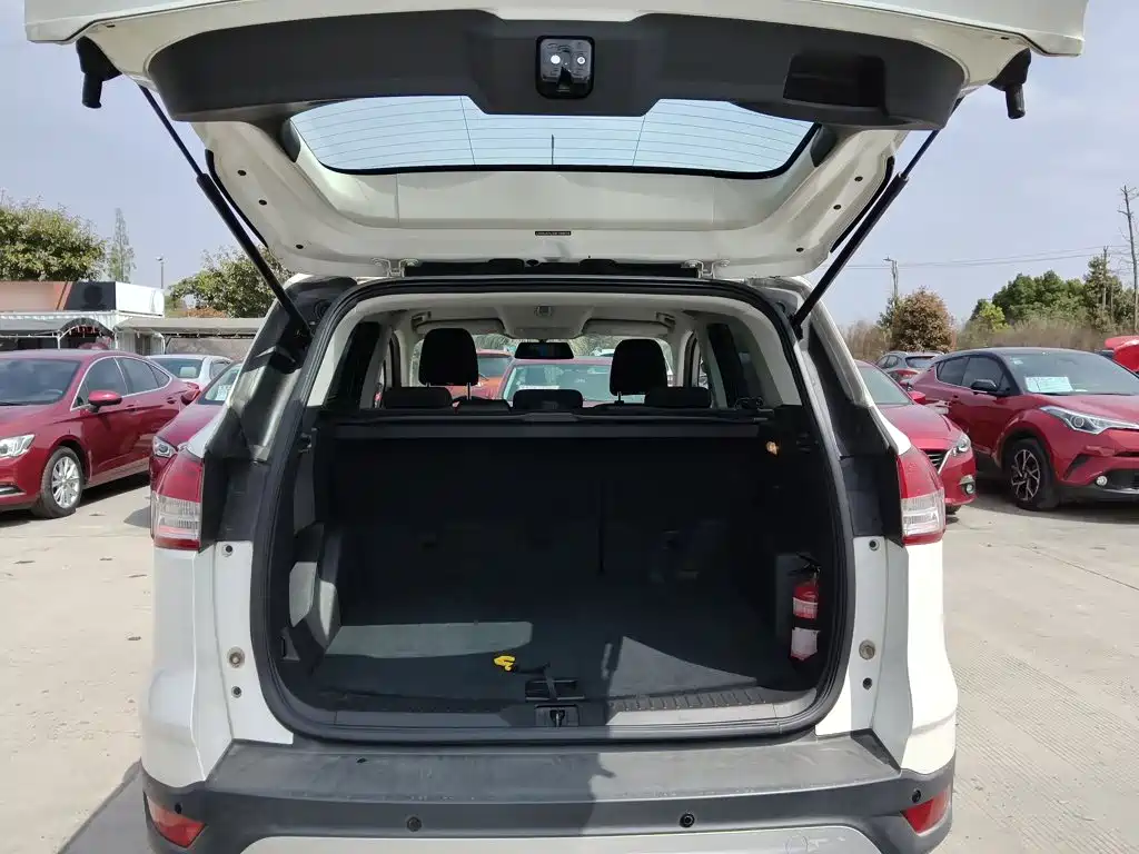 Ford Kuga 2016 — фото 15