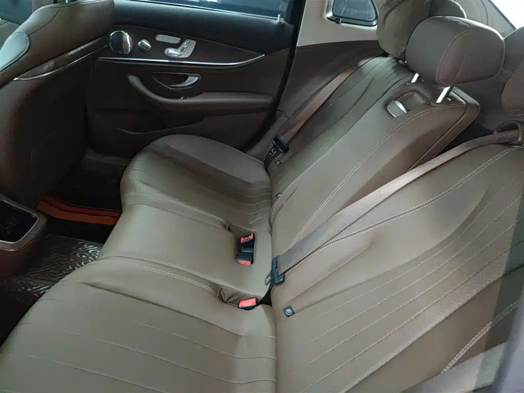 Mercedes-Benz E-Class 2022 — фото 17