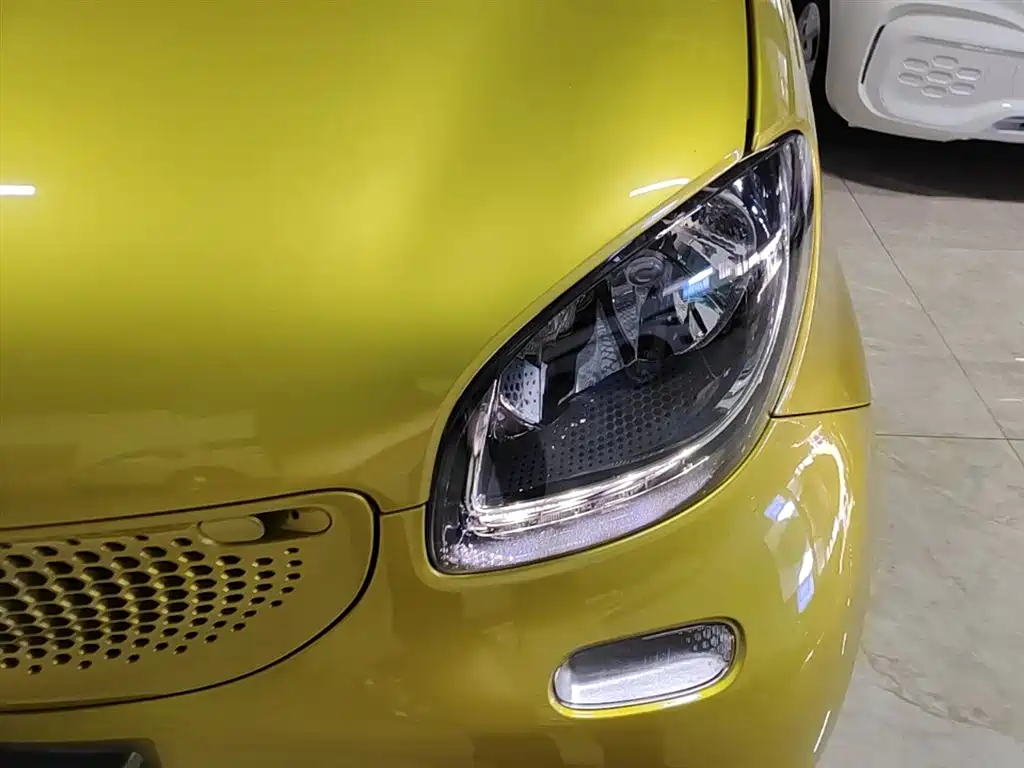 smart Fortwo 2016 — фото 18