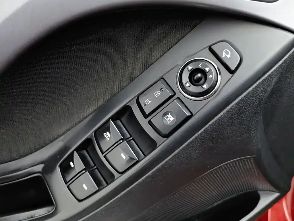 Hyundai Elantra Langdong 2015 — фото 9