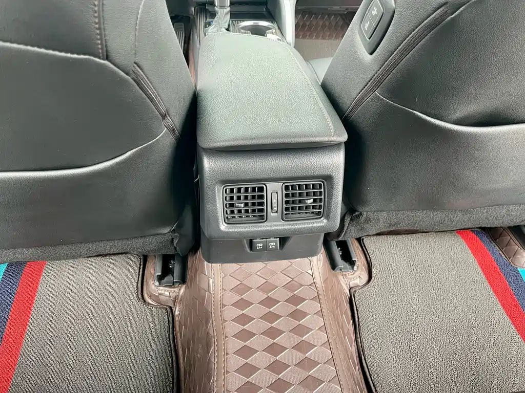 Toyota Camry 2020 — фото 16