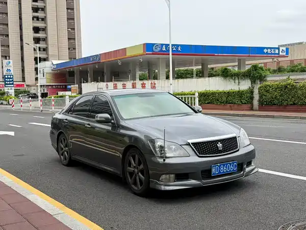Toyota Crown 2005