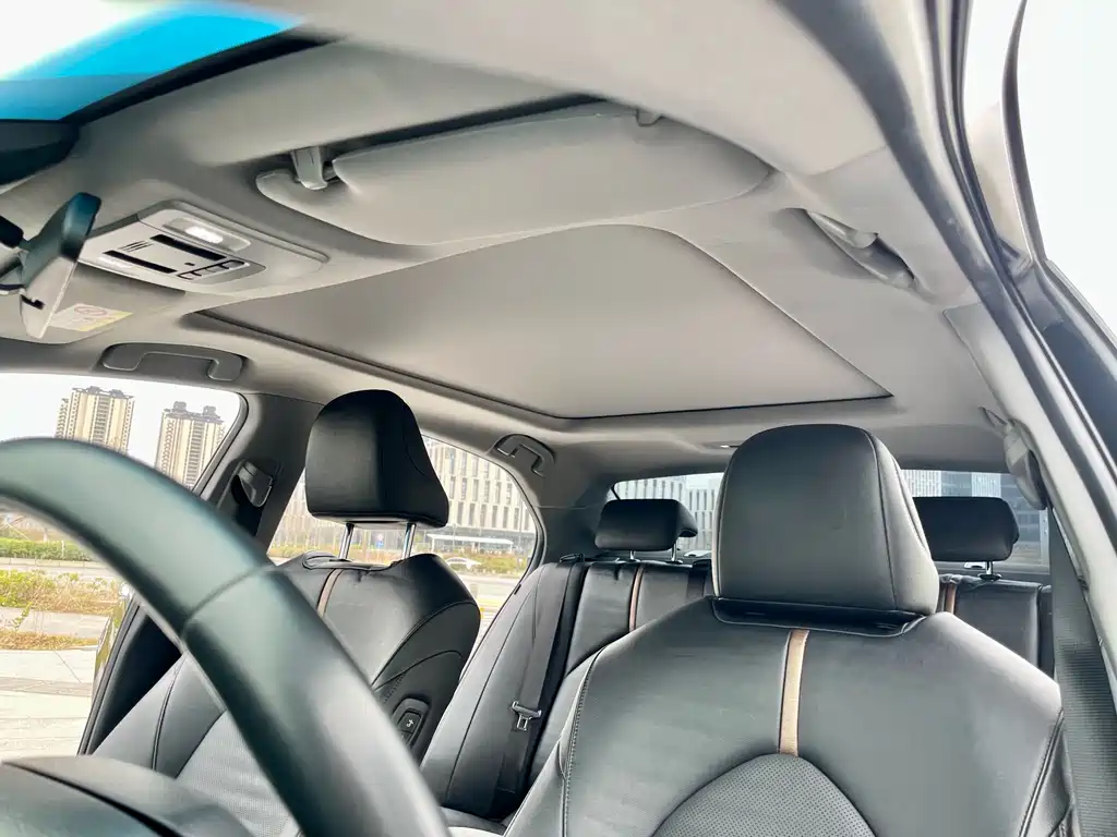 Toyota Camry 2020 — фото 15