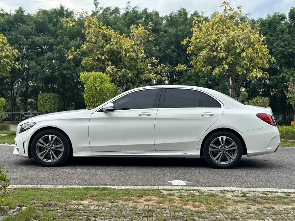 Mercedes-Benz C-Class 2021