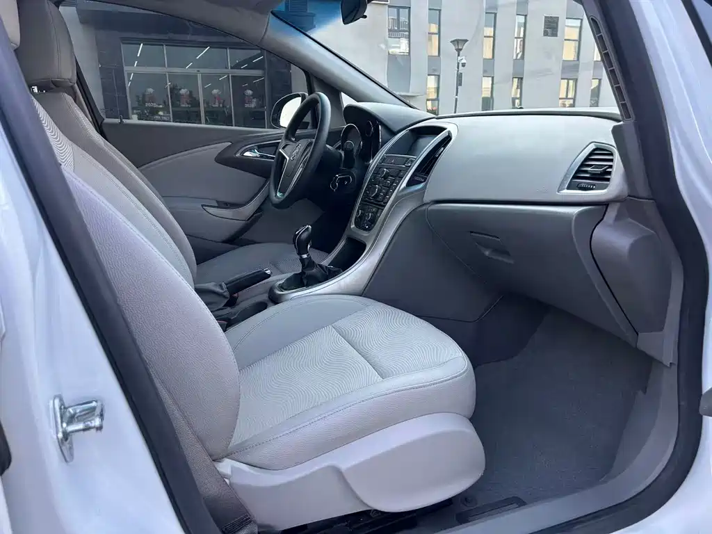 Buick Excelle 2014