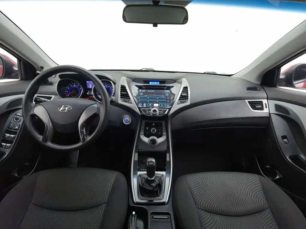 Hyundai Elantra Langdong 2015 — фото 5