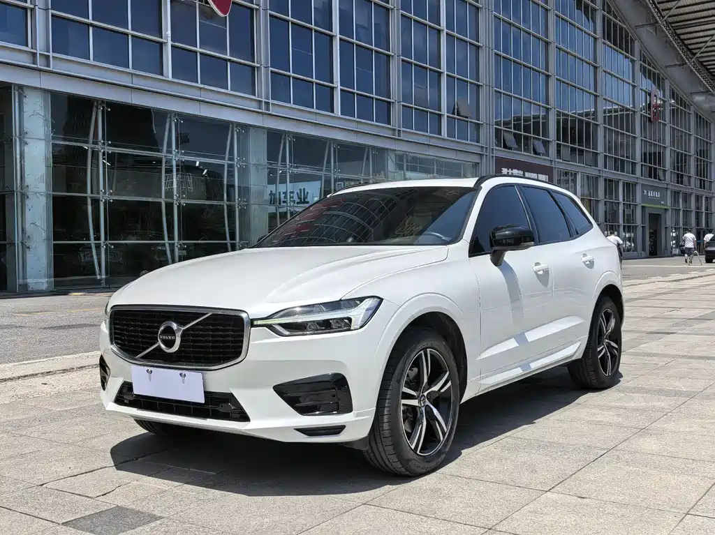 Volvo XC60 2019 — фото 1