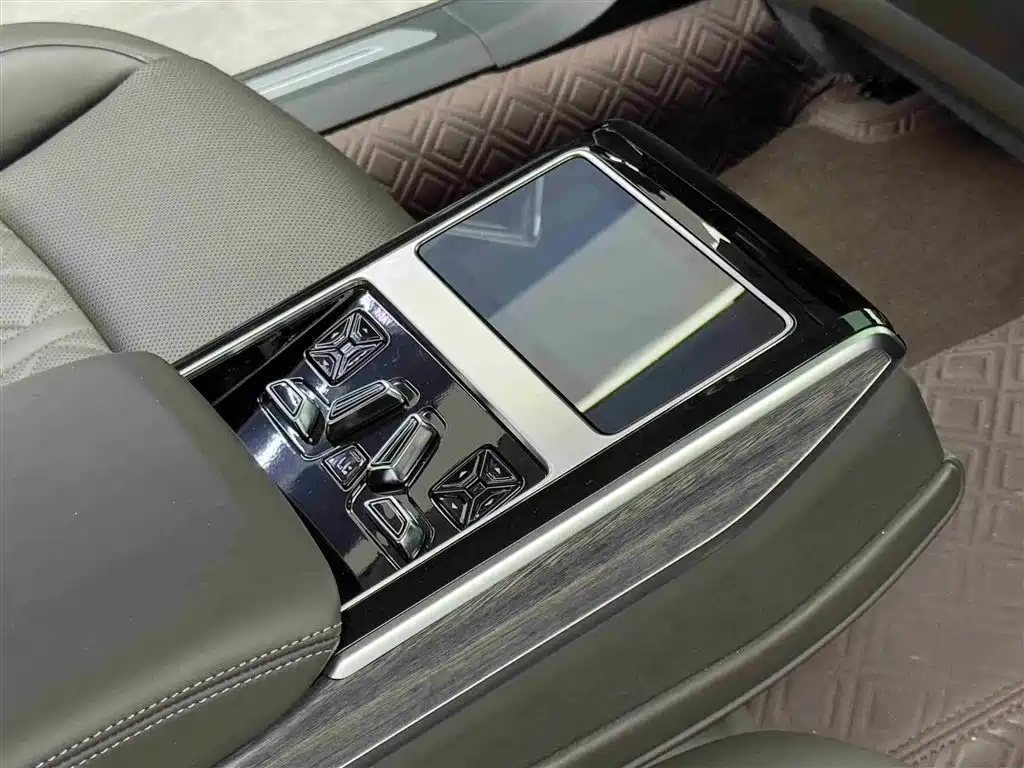 Audi A8 2024 — фото 10