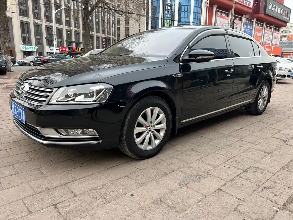 Volkswagen Magotan 2013