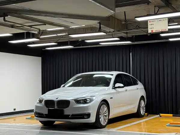 BMW 5 Series GT 2015