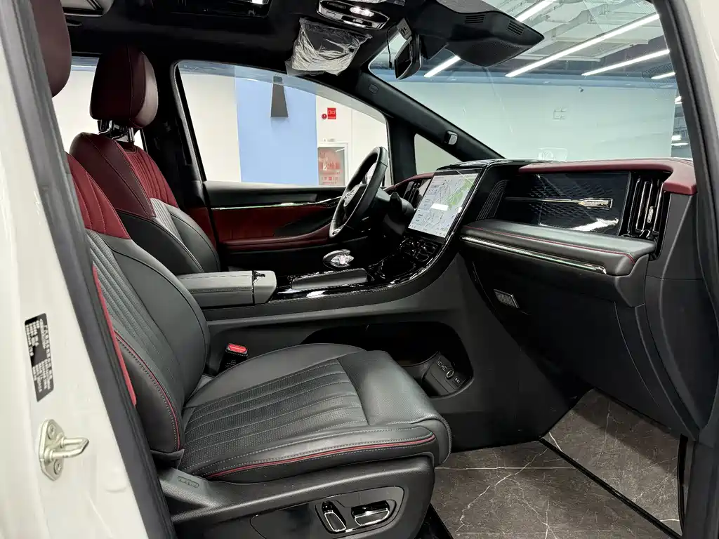 GAC Motor Trumpchi M8 2023 — фото 35