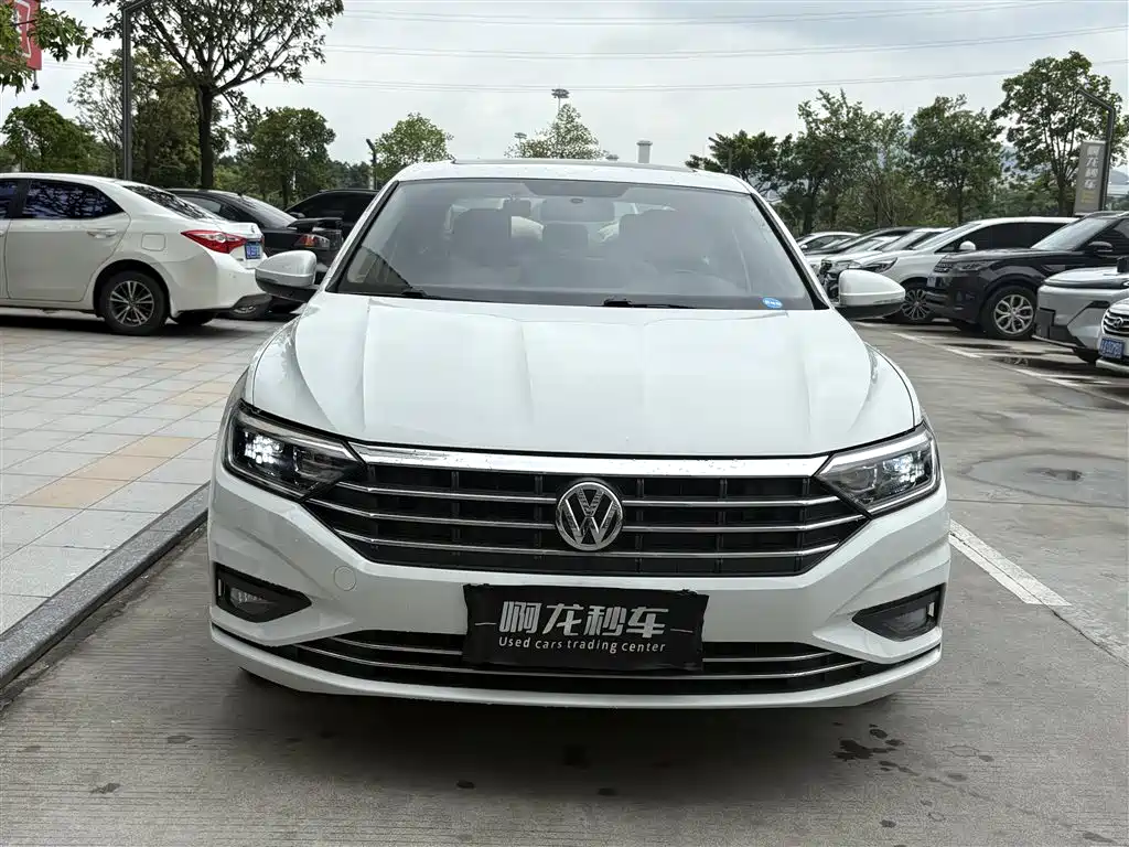 Volkswagen Sagitar 2020